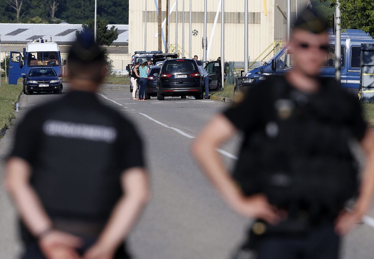Atak na południu Francji, kobieta z nożem krzyczała "Allahu akbar". Dwie osoby ranne
