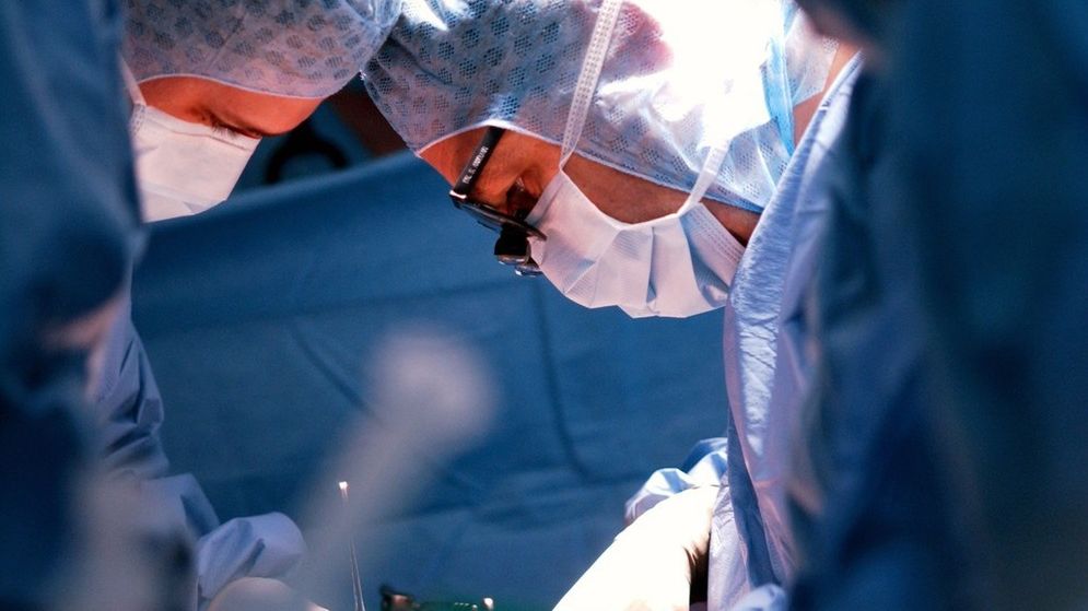 Do operacji służby zdrowia politycy chcą rzucić wielkie pieniądze