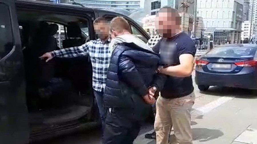 Policja zatrzymała 23-letniego Adriana G., podejrzanego o oszustwo metodą "na policjanta".