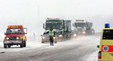 Burze śnieżne zabiły dwie osoby