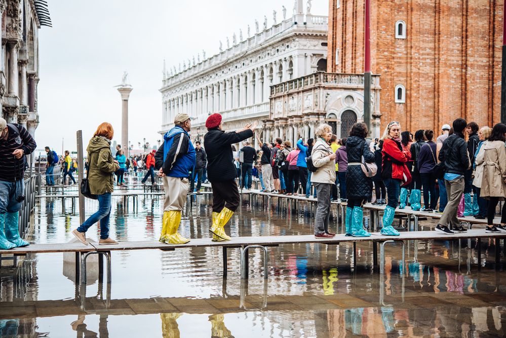 Wenecja: woda opada, ale trzecia fala przyniosła kolejne zniszczenia