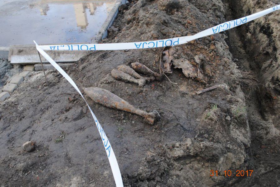 100 niewybuchów na boisku w Jarosławiu. Ewakuacja szkoły i okolicznych domów 