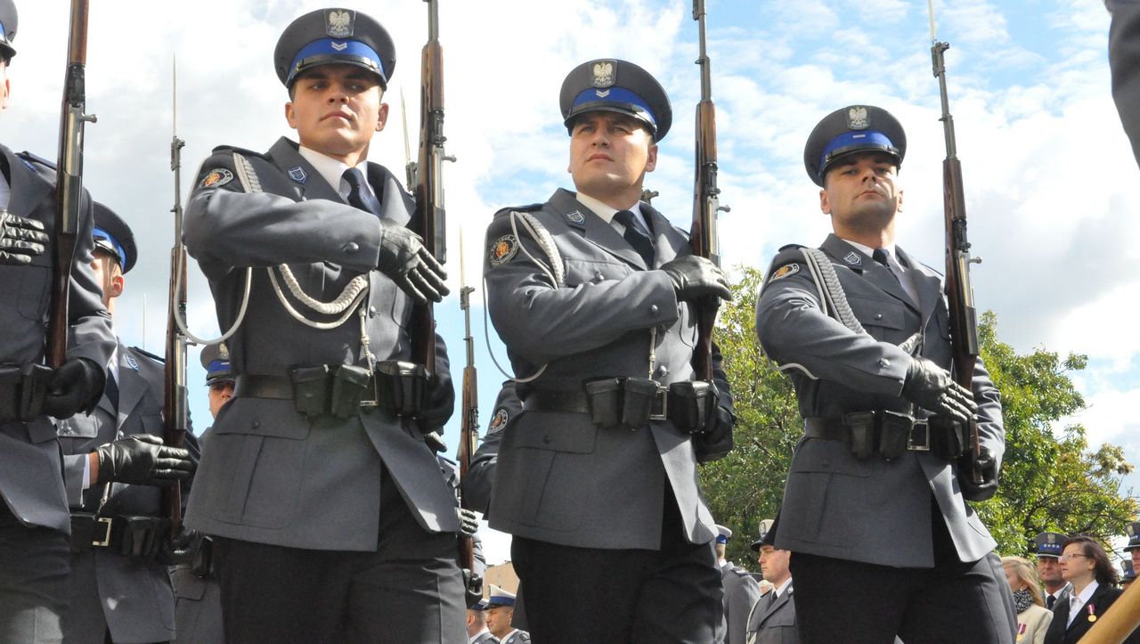Internauci wybierają hasło dla policji