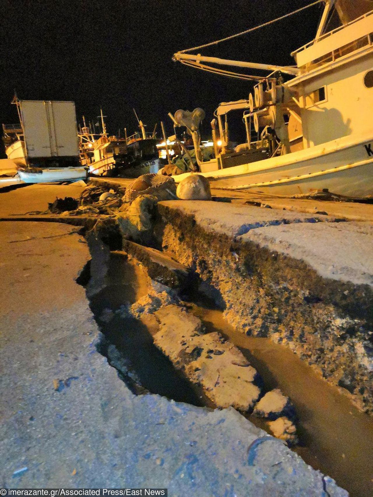 Trzęsienie ziemi w Grecji. Ostrzeżenie o tsunami