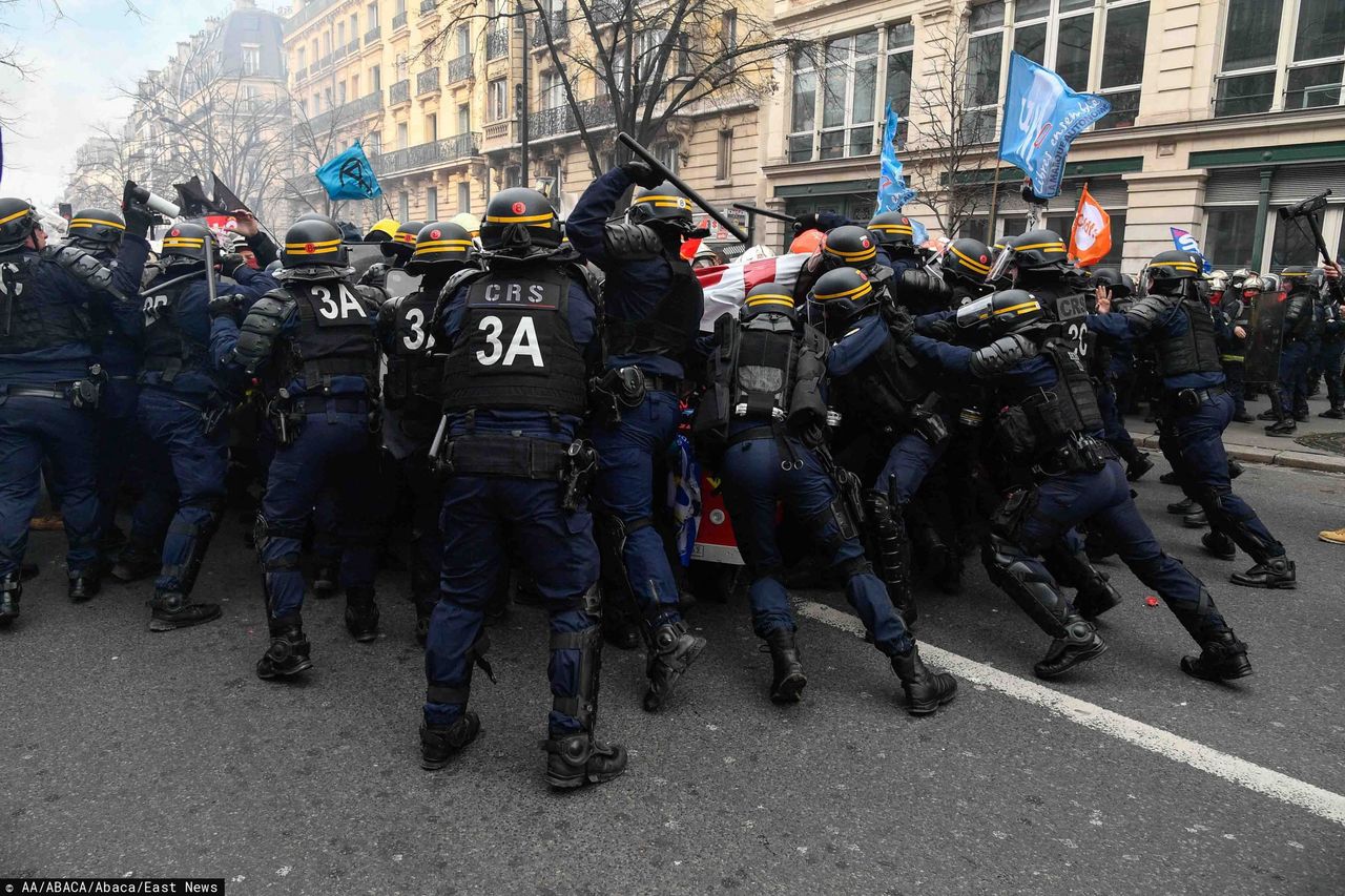 Gorąco we Francji. Brutalne starcia policji ze strażakami