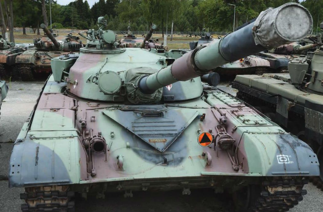 Burza wokół czołgów T-72. Za 1,75 mld zł wyklepią i odmalują takie skorupy