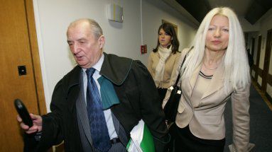 Małgorzata Niezabitowska i jej obrońca Czesław Jaworski w Sądzie Lustracyjnym