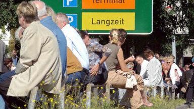 Ewakuowani pasażerowie