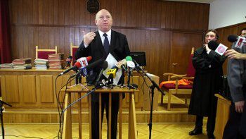 Oleksy podczas konferencji prasowej w Sądzie Lustracyjnym