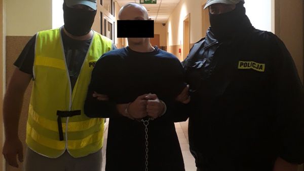 21-letni nożownik z Łodzi z zazdrości zaatakował dwóch braci