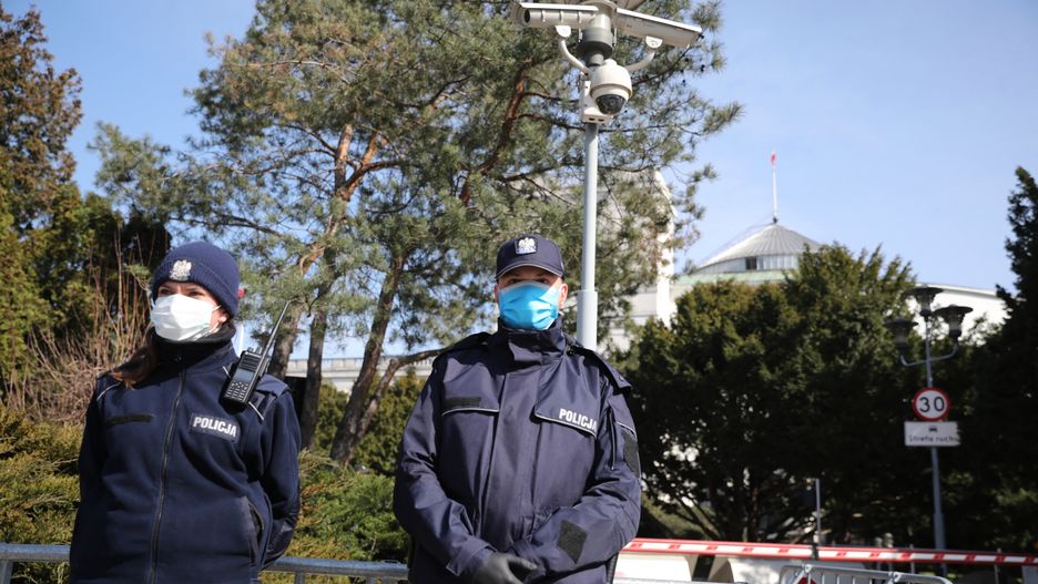 Koronawirus w Polsce. Nadzwyczajne posiedzenie Sejmu 