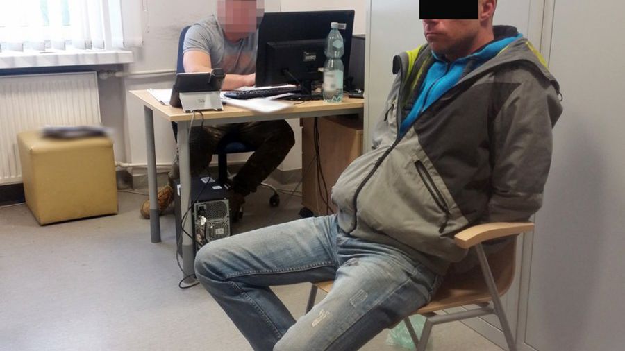 Mężczyzna był zaskoczony pojawieniem się policjantów