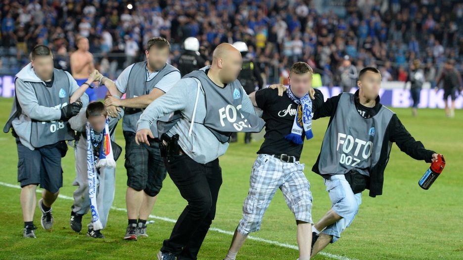 Przebrani policjanci na meczu w Chorzowie