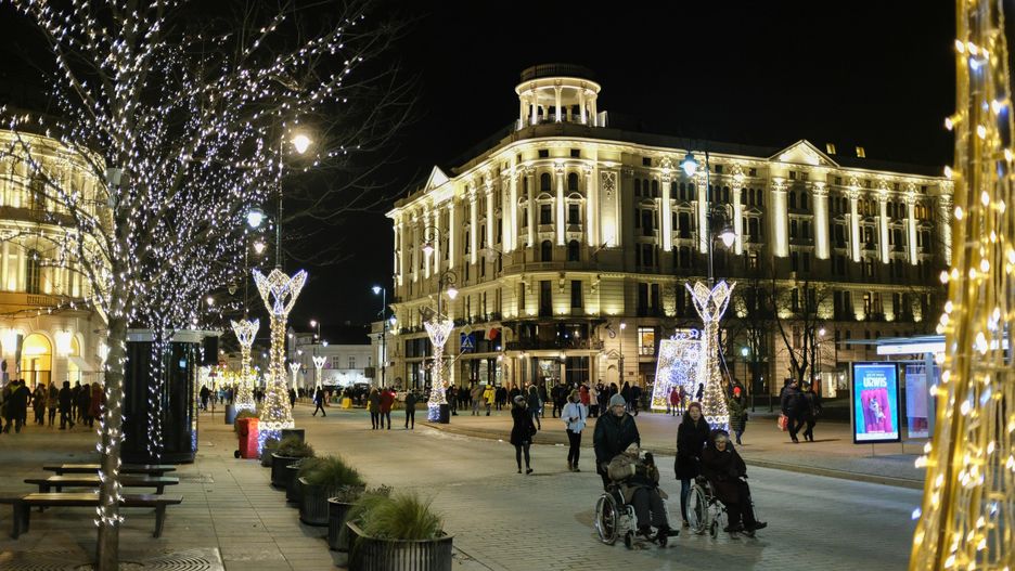 Warszawa. Świąteczna iluminacja 2019 na ulicach stolicy do zobaczenia jeszcze tylko 1 i 2 lutego br.