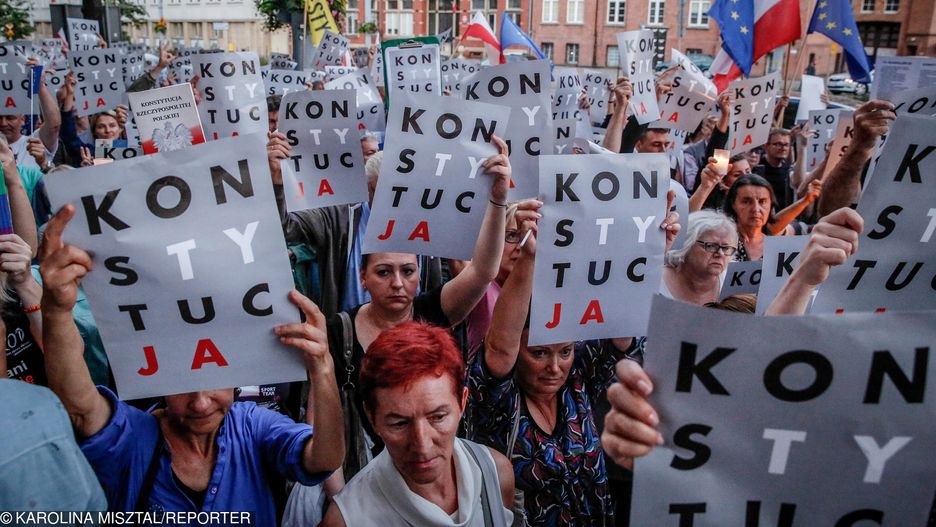 Protesty w obronie konstytucji przetoczyły się przez całą Polskę