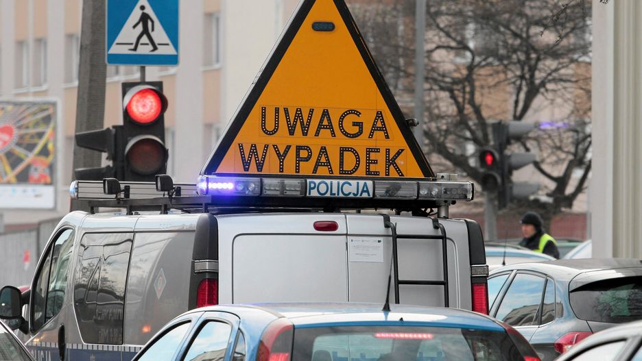 Wypadki i awaria wodociągu we Wrocławiu, kierowców czekają utrudnienia w ruchu.