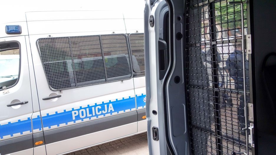 Policja musiała oddać strzały ostrzegawcze