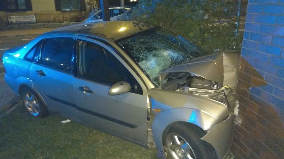 Pijany kierowca wjechał w budynek