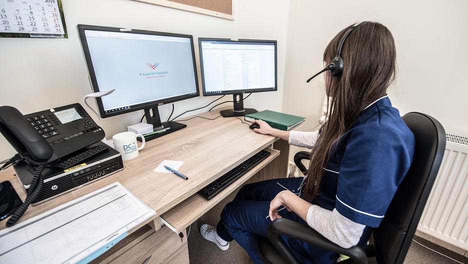 Specjaliści z Uniwersytetu Medycznego prowadzą konsultacje psychologiczne i psychiatryczne m.in. dla chorych na koronawirusa i dla pracowników szpitali.