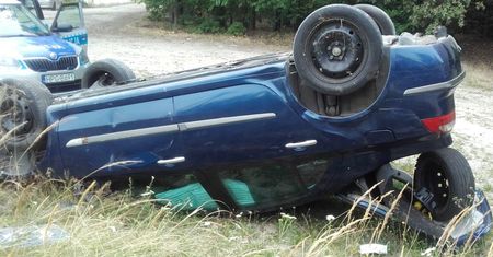 Chciał się popisać przed dziewczyną. Był nietrzeźwy i pod wpływem narkotyków, dachował