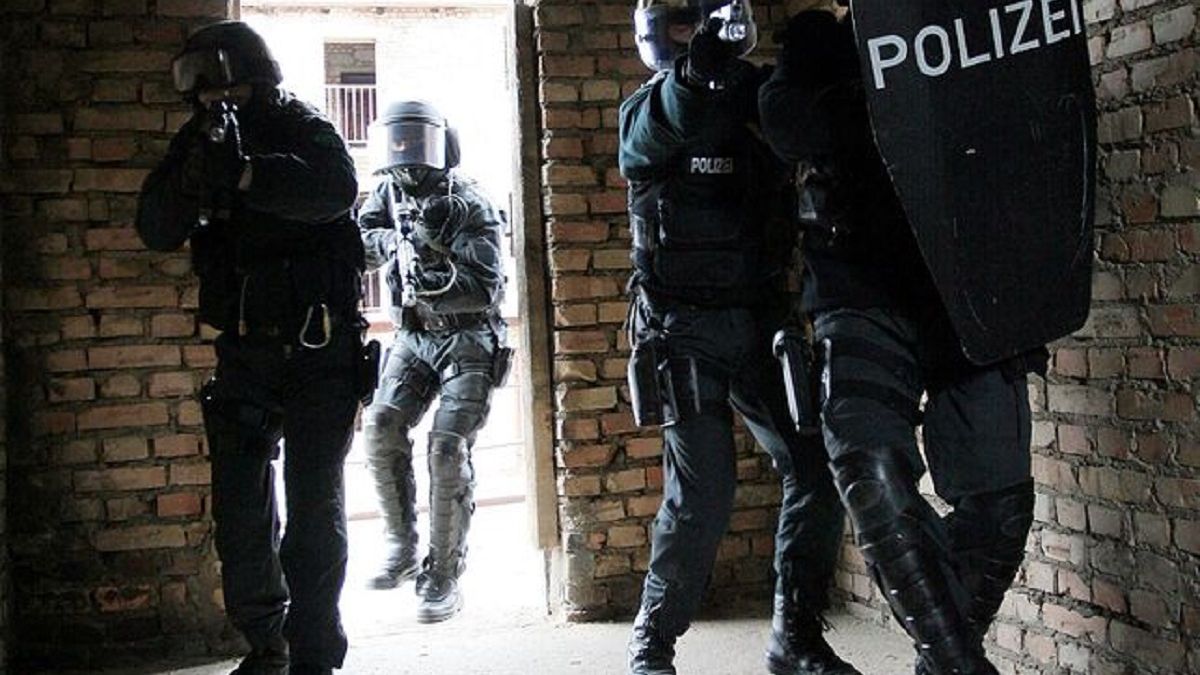 170 funkcjonariuszy niemieckiej policji i służb specjalnych wzięło udział w akcji przeciwko terrorystom.