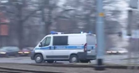 Niecodzienna akcja policjantów. Eskortowali auto z duszącym się noworodkiem