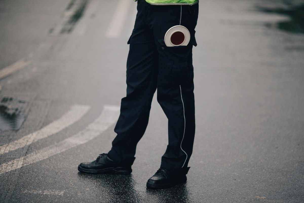 Policjanci coraz częściej idą na zwolnienie, choć nie dostają 100 proc. zasiłku