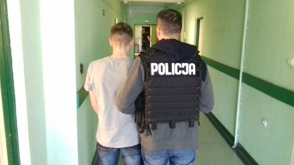 Pochodzący z Warszawy oszust był znany policji. Był wielokrotnie poszukiwany i notowany m.in. za kradzież, kradzież  z włamaniem i rozbój.