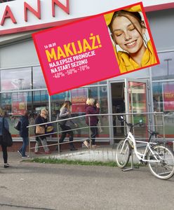 Promocje w Rossmann. Kobiety ruszyły do walki o kosmetyki do makijażu. Obniżki nawet do 70 proc.