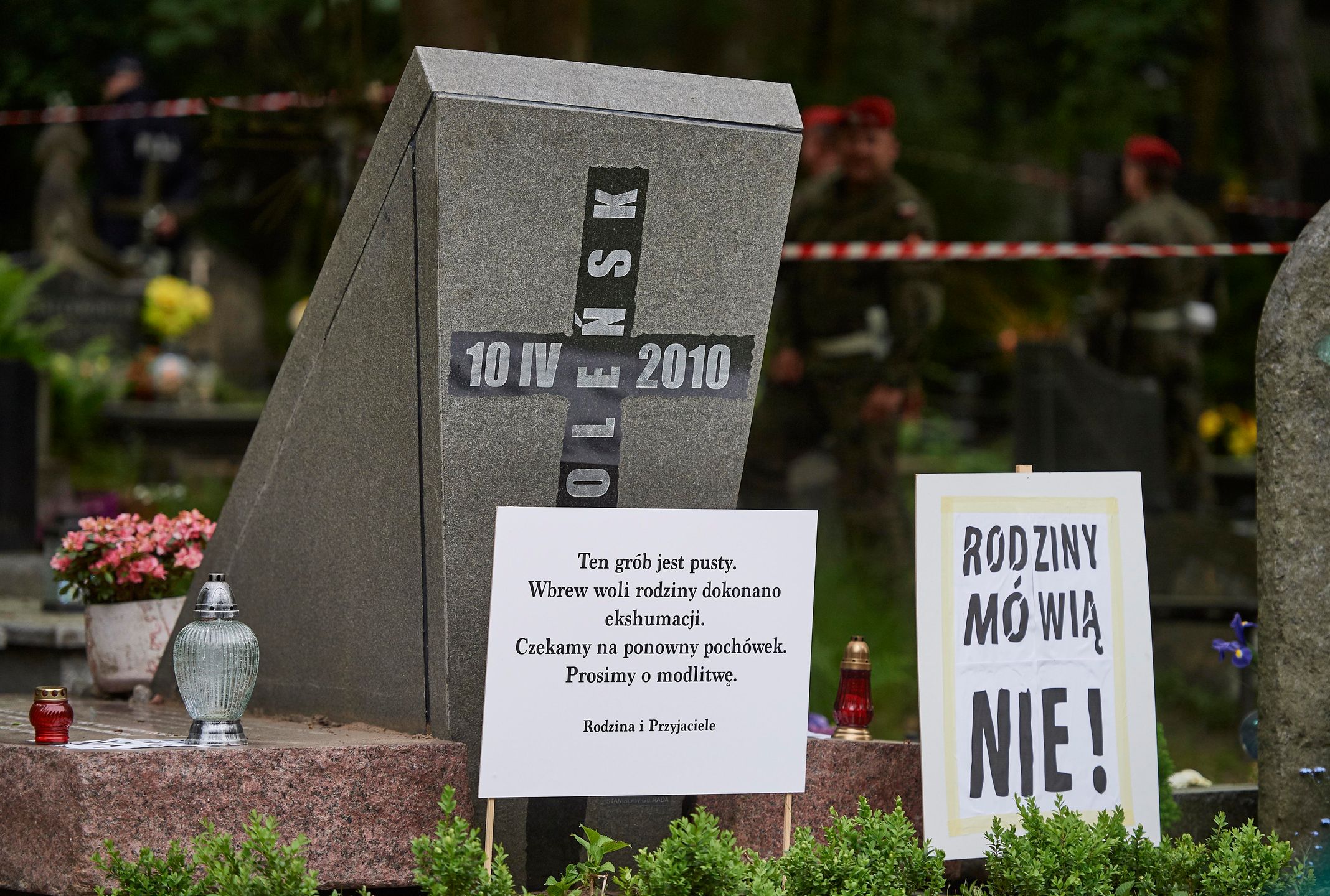 Wiele rodzin ofiar katastrofy smoleńskiej kategorycznie nie zgadzało się na ekshumację ich bliskich