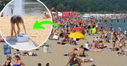 Wakacyjny trik z prześcieradłem. Koniecznie zabierz je ze sobą na plażę!