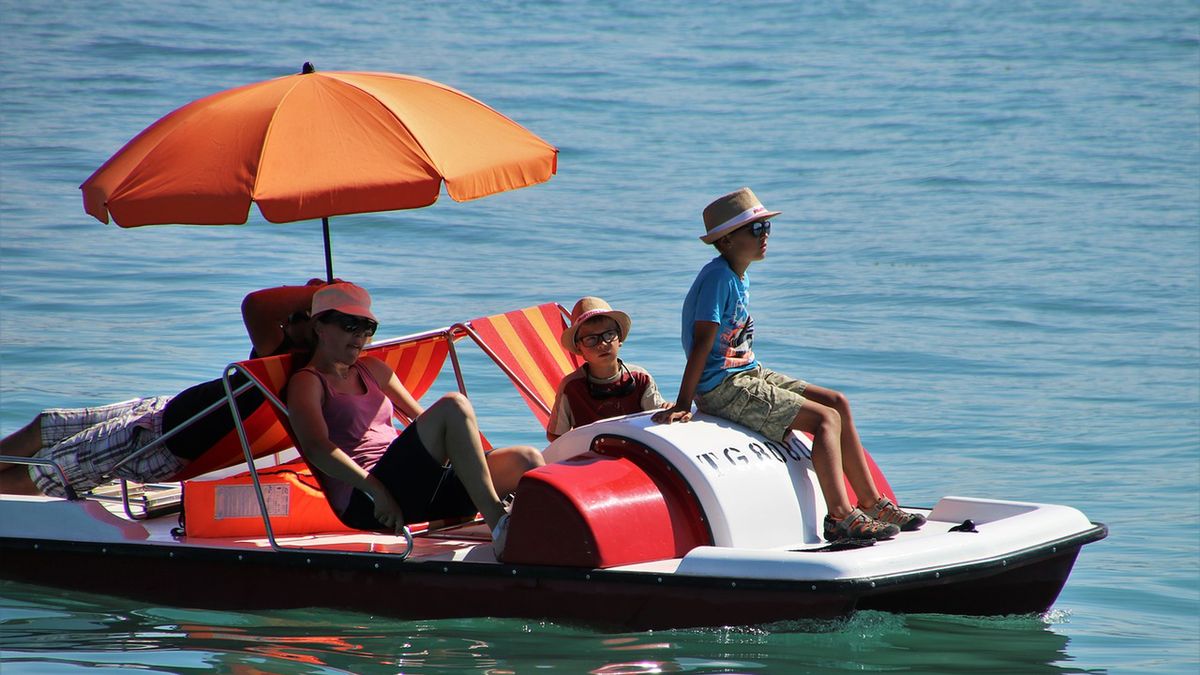 Polacy chcieliby wydać na wakacje mniej pieniędzy niż rok temu