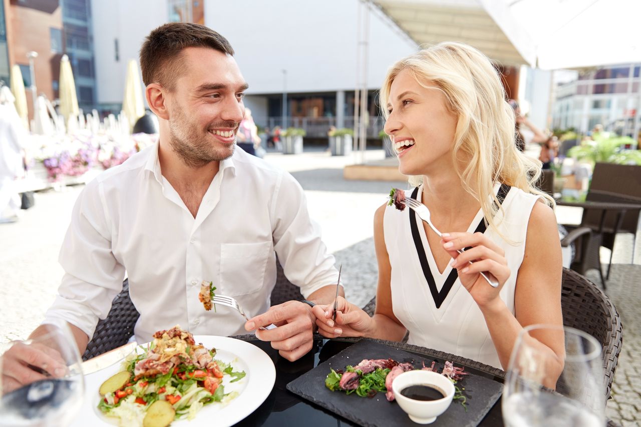 Nigdy nie chodź w dżinsach do restauracji. Już mówimy dlaczego