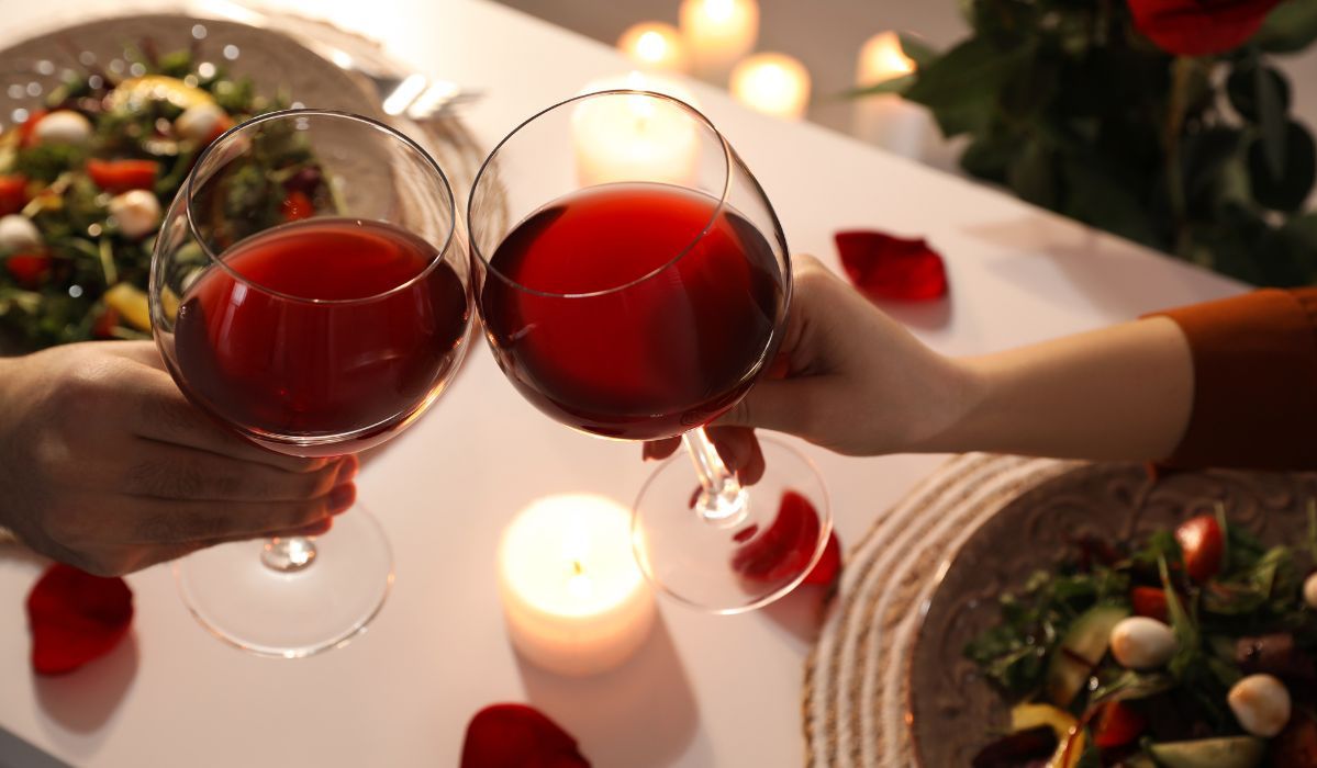 Najlepsze wino na romantyczną walentynkową kolację. Warto posłuchać rad eksperta