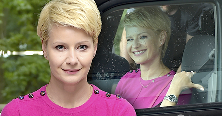 Co tam deszcz! Małgorzata Kożuchowska nawet w taką pogodę wygląda jak z katalogu mody. Zobaczcie tylko jej spodnie