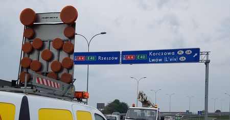 Nowe znaki drogowe w Polsce. Ich instalacja pochłonie 27 mln złotych