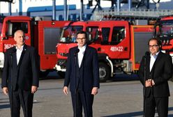 Powrót bieda-bohaterów. Dumny minister Brudziński przywitał najbiedniejszych strażaków w Europie