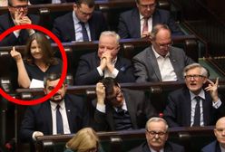 Burza po geście posłanki PiS. Opozycja chce ukarania Joanny Lichockiej