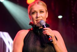 Wstydliwa wpadka Kasi Cerekwickiej na koncercie. Pokazała bieliznę wyszczuplającą