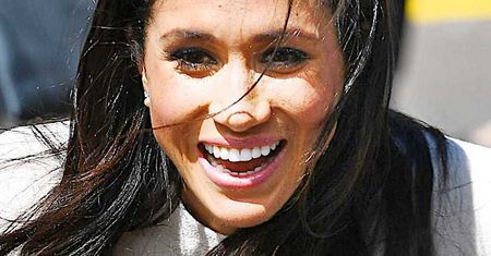 Uśmiechnięta Meghan Markle tuż przed swoim porodem wymyka się potajemnie z pałacu! W jeansach, adidasach i bez makijażu odwiedziła aptekę!
