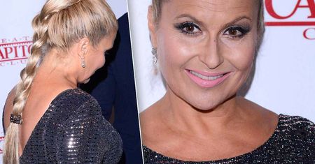 Katarzyna Skrzynecka w bardzo obcisłej mini na salonach. W takiej kreacji doskonale widać zmiany w jej sylwetce