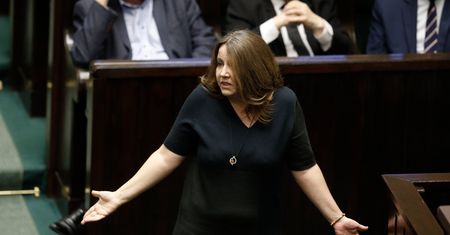 Joanna Lichocka i środkowy palec w Sejmie. Jest wniosek o ukaranie posłanki