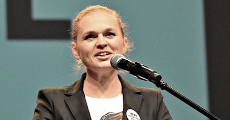 Od lat walczy o prawa kobiet. Wystarczy, że nie poświęciła dobra dzieci, a już jest "niewiarygodna"