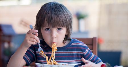 Jak przekonać dzieci do jedzenia warzyw? Prosty sposób na ukrycie ich w codziennych posiłkach