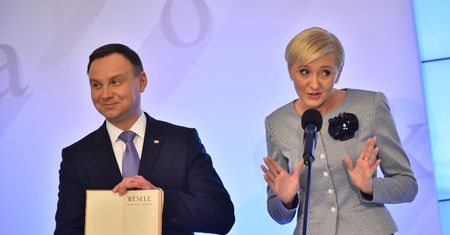 Chciał dobrze, wyszło jak zwykle. Niefortunny wpis prezydenta na urodziny żony