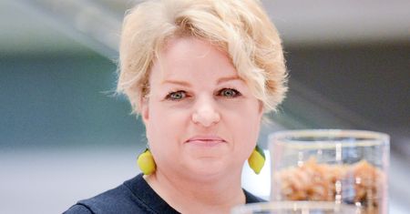 Katarzyna Bosacka jest żoną ambasadora. Nie miała łatwo