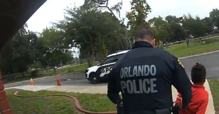 USA. Policjanci związali dziecko. Niepokojące nagranie
