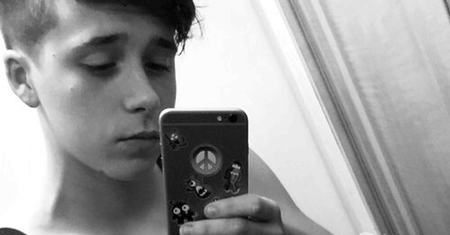 Brooklyn Beckham pokazał swoją klatę. Ale ma ciało!