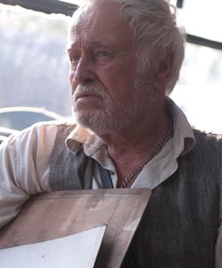 Jan Nowicki szuka ucieczki na cmentarzu. Wybudował okazały grób rodzinny