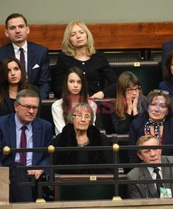 Premier mówił w expose o prawach kobiet. Słuchały go najważniejsze kobiety w jego życiu